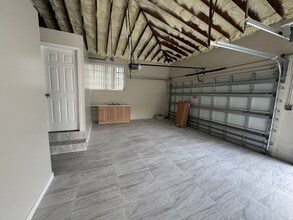 1895 NW 175th St in Hialeah Gardens, FL - Building Photo - Building Photo