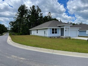 4099 Whitetail Ln in Bellview, FL - Foto de edificio - Building Photo