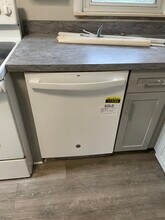 131 W Evelyn Ave in Hazel Park, MI - Building Photo - Building Photo