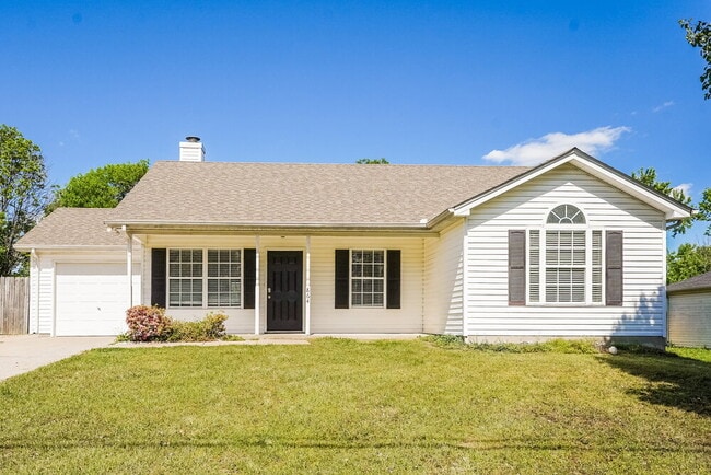 property at 864 Lavergne Ln