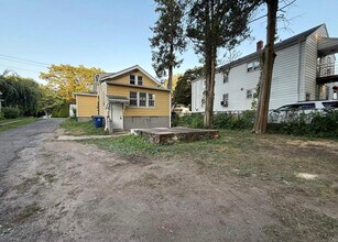 863 Briarwood Ave in Bridgeport, CT - Building Photo - Building Photo