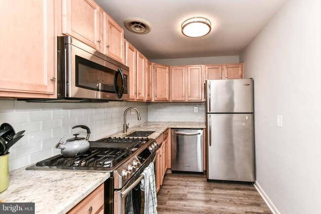 property at 2016 N Adams St