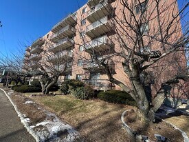 46 Cochituate Rd in Framingham, MA - Building Photo