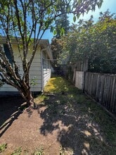 16834 35th Ave S in Seatac, WA - Foto de edificio - Building Photo
