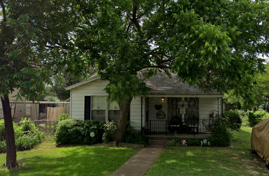 1608 Clark Ave in Waco, TX - Building Photo