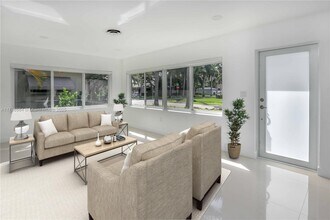 1307 Jackson St in Hollywood, FL - Building Photo - Building Photo
