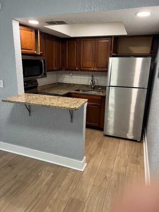 5837 NW 22nd Ct in Lauderhill, FL - Building Photo