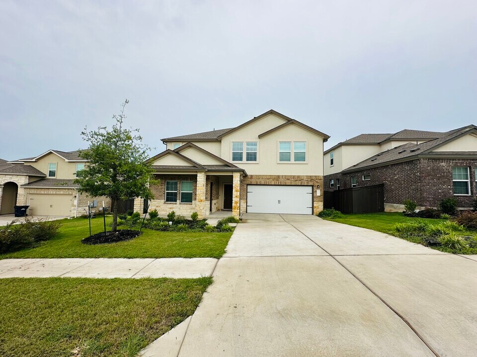 1212 Mallow Rd in Leander, TX - Building Photo