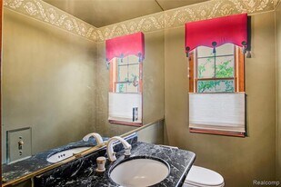 1777 Fairway Dr in Birmingham, MI - Building Photo
