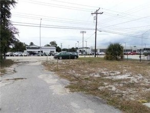 2850 Lake Alfred Rd in Winter Haven, FL - Foto de edificio - Building Photo