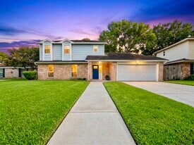 14011 Wickersham Ln in Houston, TX - Building Photo