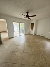 3111 Coral Springs Dr in Coral Springs, FL - Building Photo - Building Photo
