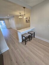 10403 Dearlove Rd, Unit 4 in Glenview, IL - Building Photo - Building Photo