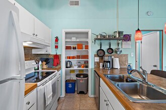 2307 Trailside Dr in Austin, TX - Building Photo - Building Photo