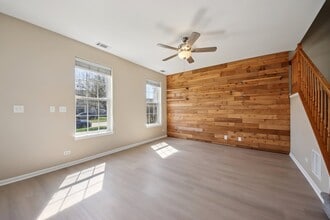 2566 Providence Ave in Aurora, IL - Building Photo - Building Photo