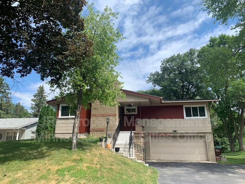 4160 Kentucky Ave N in Minneapolis, MN - Building Photo