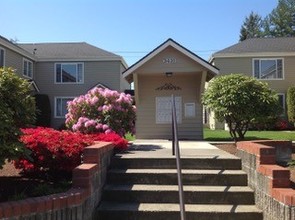 The Garden Court in Everett, WA - Foto de edificio - Building Photo