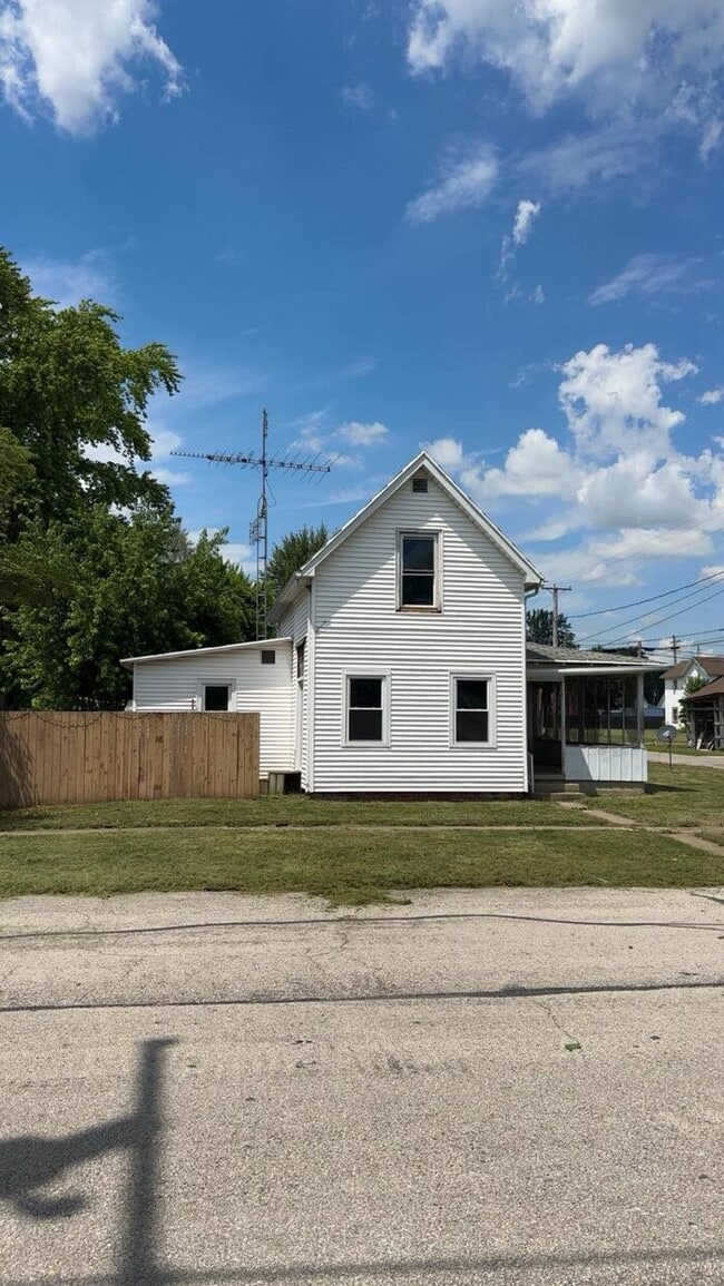 property at 804 W 1st St