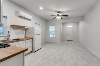 7133 Avenue C in Houston, TX - Building Photo - Building Photo