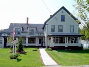 158 Park St in Barton, VT - Building Photo