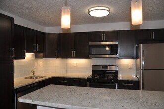 1300 Army Navy Dr in Arlington, VA - Building Photo - Building Photo