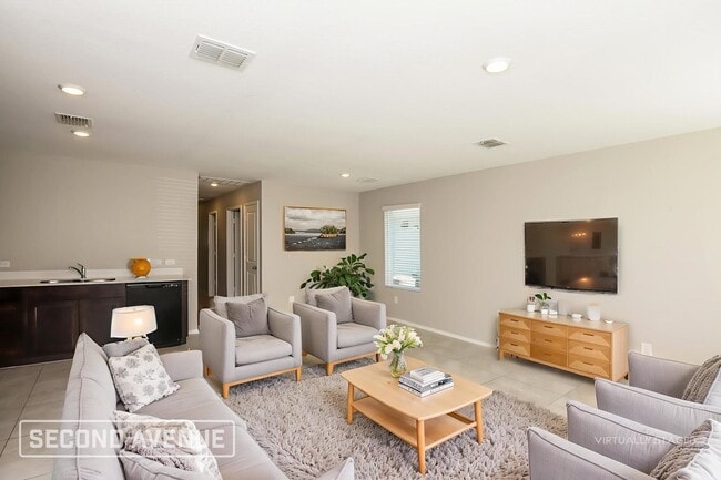 8728 Texas Risinger Dr in Fort Worth, TX - Foto de edificio - Building Photo