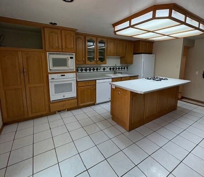 12131 Mill Ridge Rd in Sandy, UT - Building Photo - Building Photo