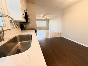 2808 W 9th St in Waterloo, IA - Building Photo - Building Photo