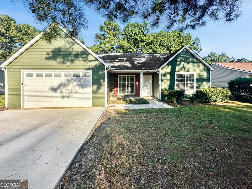 5844 Meadow Ln in Rex, GA - Building Photo