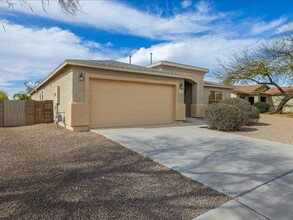 6684 S SQUAWROOT Pl in Tucson, AZ - Building Photo - Building Photo