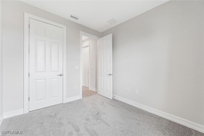 1057 Tranquil Brk Dr in Naples, FL - Building Photo - Building Photo