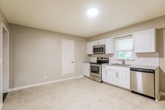 11502 Anderson St in Sugar Creek, MO - Building Photo - Building Photo