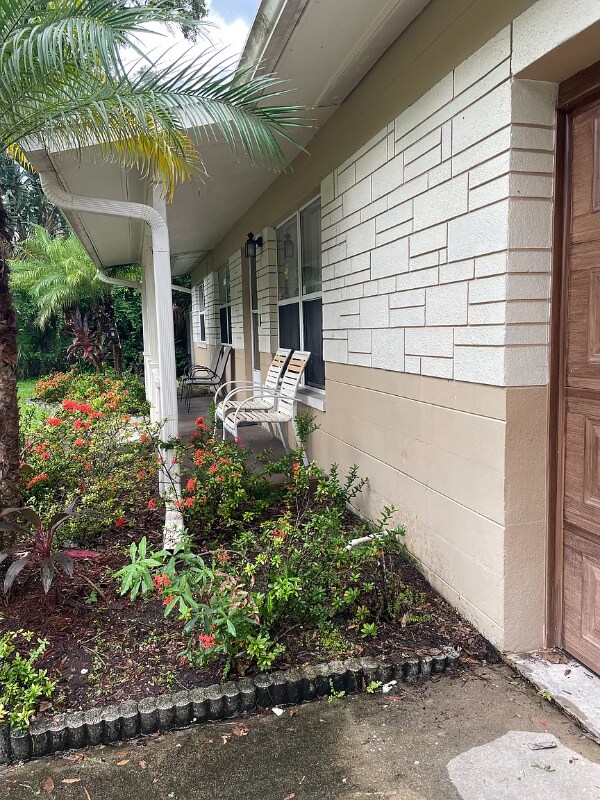 7075 60th St N in Pinellas Park, FL - Building Photo - Building Photo