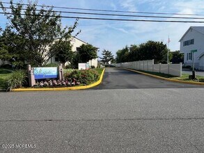175 Wharfside Dr in Monmouth Beach, NJ - Building Photo - Building Photo