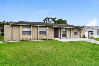 1367 Springfield St in Kissimmee, FL - Foto de edificio - Building Photo