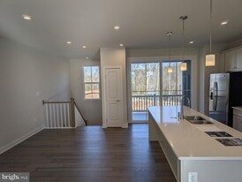 4903 Dunhaven Dr in Fredericksburg, VA - Building Photo