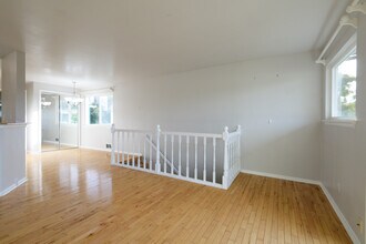 901 5th Ave N in Seattle, WA - Building Photo - Building Photo