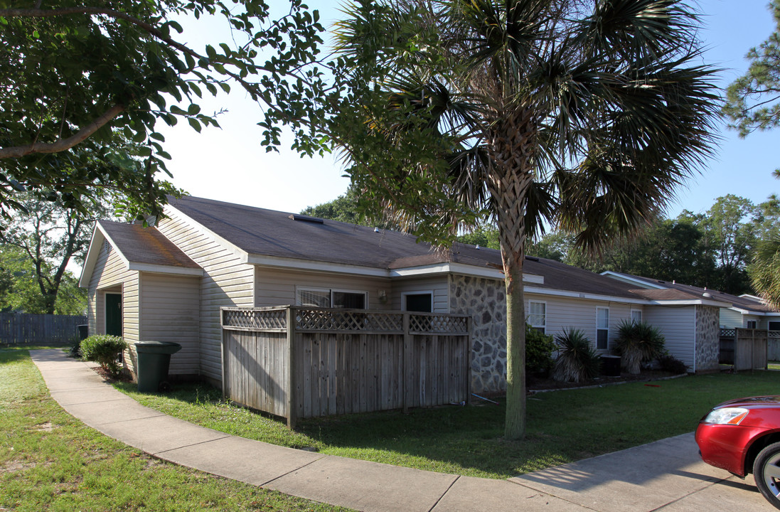 8330 Country Walk Dr in Pensacola, FL - Building Photo