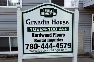 Grandin House in Edmonton, AB - Building Photo - Building Photo