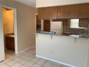 10810 Sugar Hill Dr, Unit B in Houston, TX - Building Photo - Building Photo