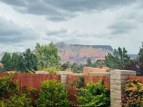 230 Arroyo Sienna Dr in Sedona, AZ - Building Photo - Building Photo