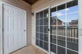 Creekside Clearing Apartments in Bentonville, AR - Foto de edificio - Building Photo