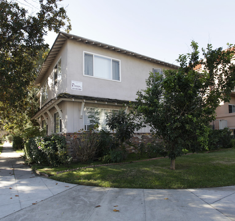 11302 Moorpark St in North Hollywood, CA - Foto de edificio