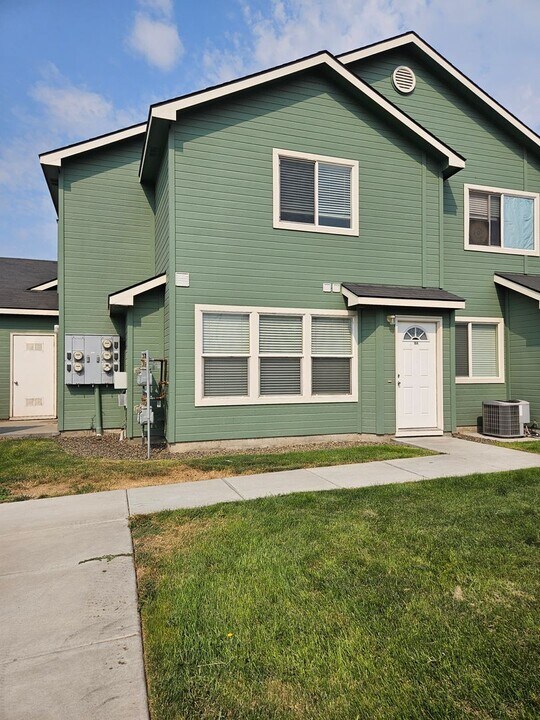 4007 Idaho Ave in Caldwell, ID - Building Photo