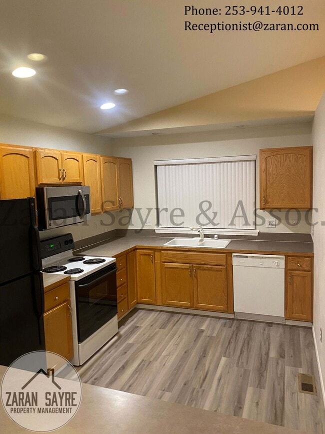 1105 E 53rd St in Tacoma, WA - Building Photo - Building Photo