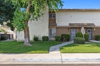 4700 Nordic Dr, Unit I in Bakersfield, CA - Foto de edificio - Building Photo