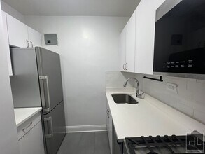 EAST 35 STREET in New York, NY - Building Photo - Building Photo