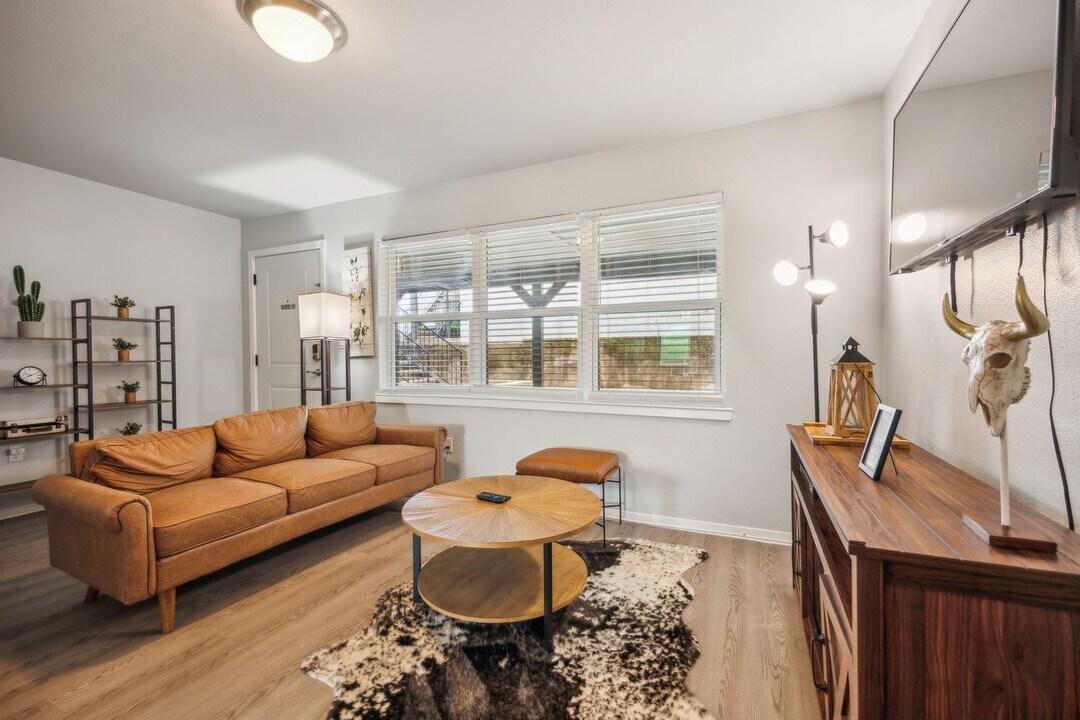 8900 Park Ln, Unit ID1258292P in Dallas, TX - Building Photo