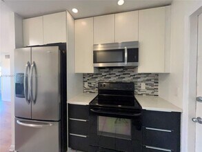 2471 SW 82nd Ave, Unit 209 in Davie, FL - Foto de edificio - Building Photo