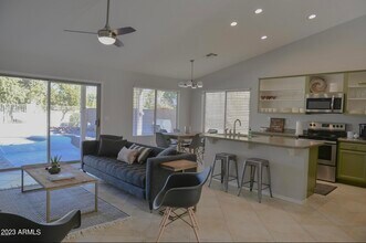 1350 W Canary Way in Chandler, AZ - Building Photo - Building Photo